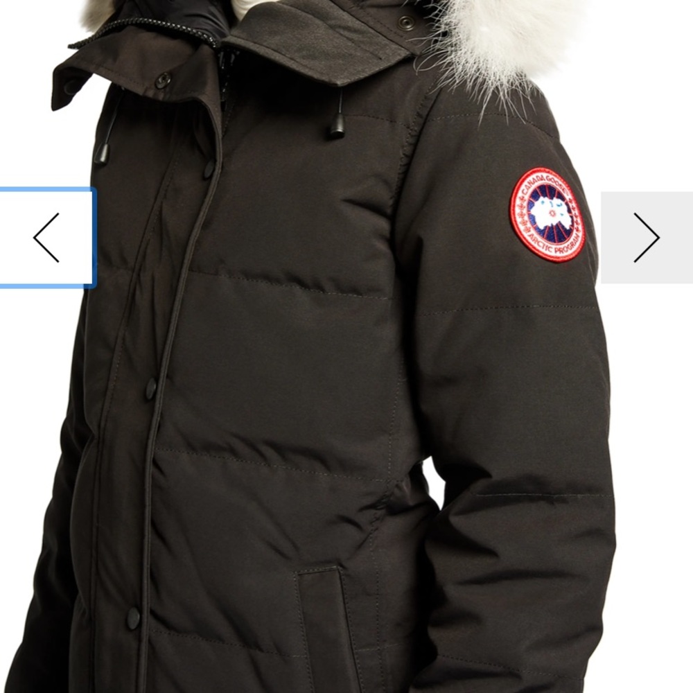 Canadá Goose Shelburne Parka with Fur Hood size medium